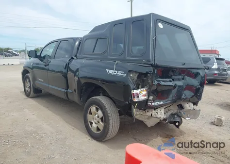 2010 Toyota Tundra Grade 4.6L V8 z USA, uszkodzony, nr VIN 5TFRM5F16AX003955